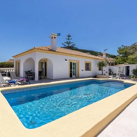 Deluxe Pito Holiday home